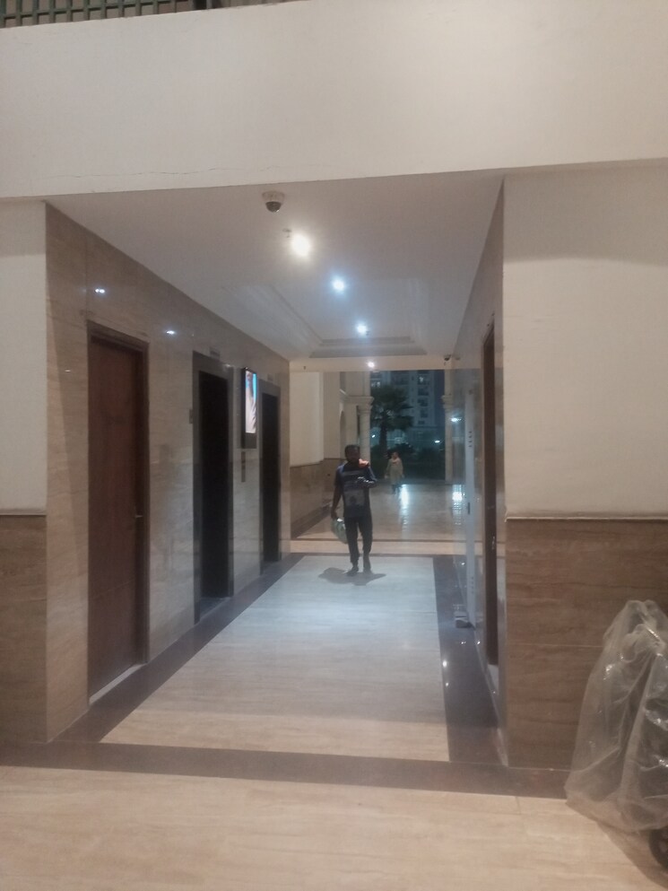 Room, sunworld-arista 3.5 Bedroom 1950 Sq.Ft. Apartment In Sector 168 Noida 7843080