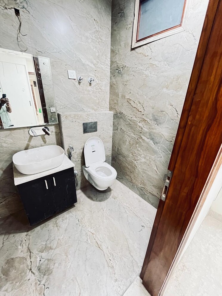 Bathroom, sector 46 3 Bedroom 2396 Sq.Ft. Apartment In Sector 46 Noida 7843210