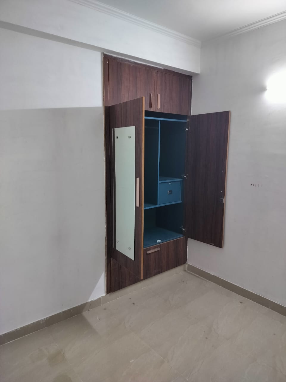 2 BHK + Study Room Apartment For Sale in Mahagun Mantra I