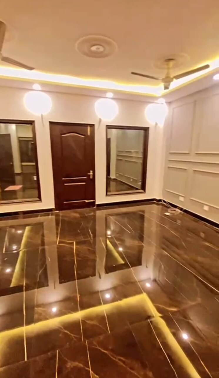 Master Bedroom, ardee-city 3.5 Bedroom 300 Sq.Yd. Builder Floor In Sector 52 Gurgaon 7843649