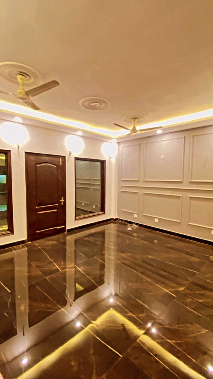 Living Room, ardee-city 3.5 Bedroom 300 Sq.Yd. Builder Floor In Sector 52 Gurgaon 7843649
