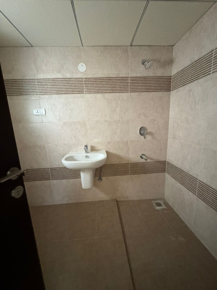 Bathroom, niharika-skyline 3 Bedroom 2105 Sq.Ft. Apartment In Khajaguda Hyderabad 7844119