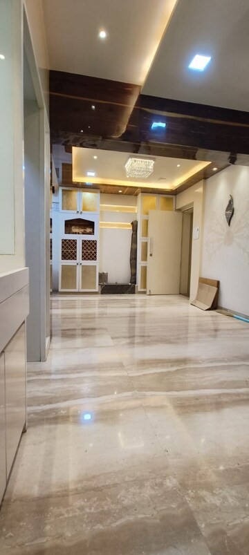 Room in 3 BHK Apartment at Thane West – for Sale