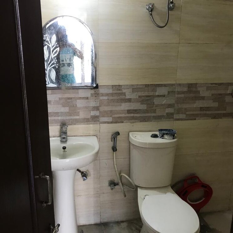 Bathroom, amrapali-zodiac 2 Bedroom 950 Sq.Ft. Apartment In Sector 120 Noida 7844233