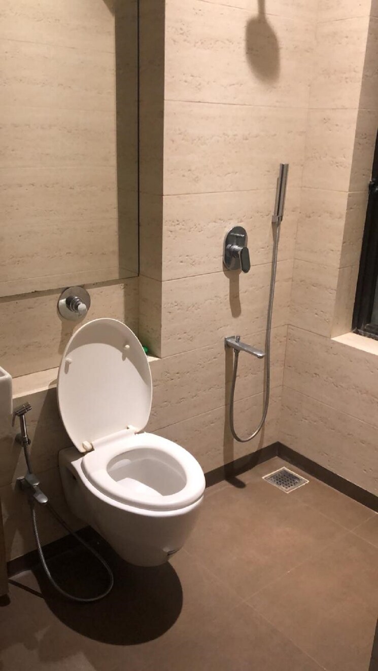 Bathroom, khar west 3 Bedroom 1200 Sq.Ft. Apartment In Khar West Mumbai 7844479