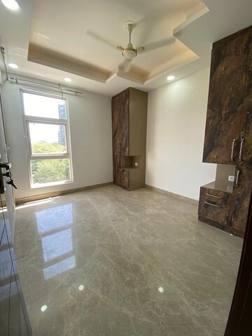 Room in 3 BHK Apartment at Sector 4, Dwarka – for Sale