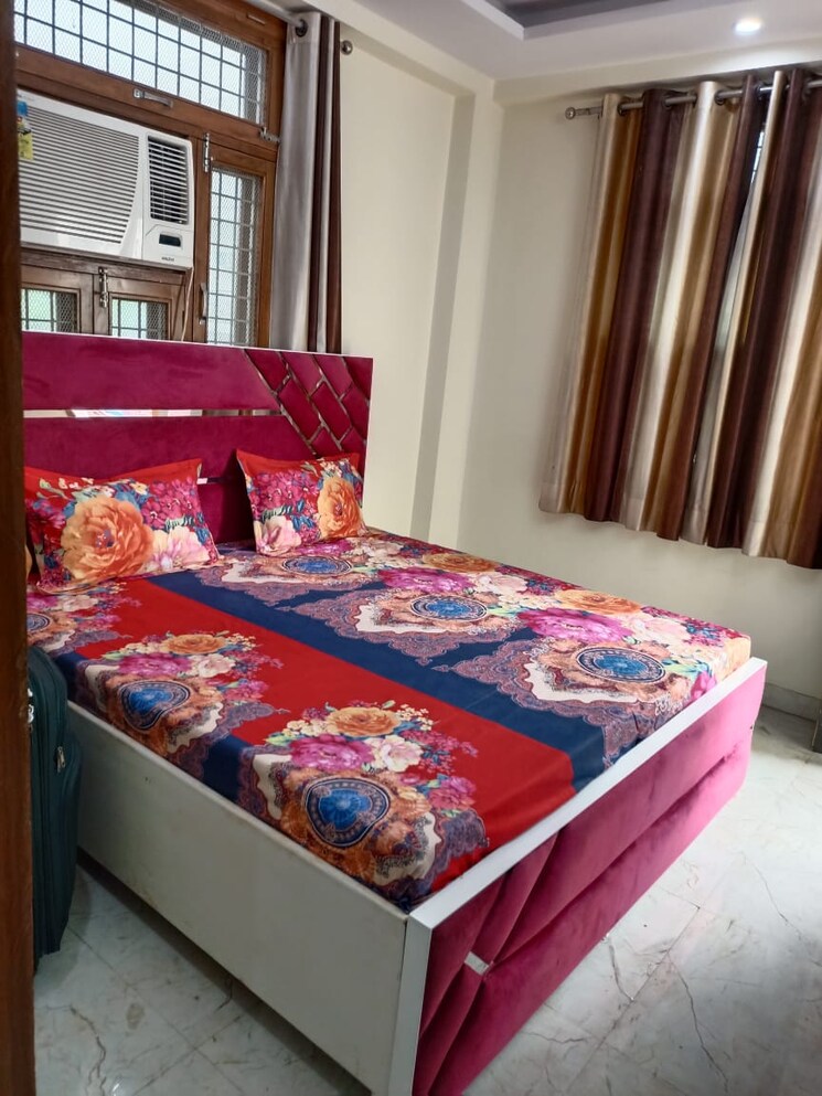 Room, sector 4 dwarka 3 Bedroom 1500 Sq.Ft. Apartment In Sector 4, Dwarka Delhi 7844685