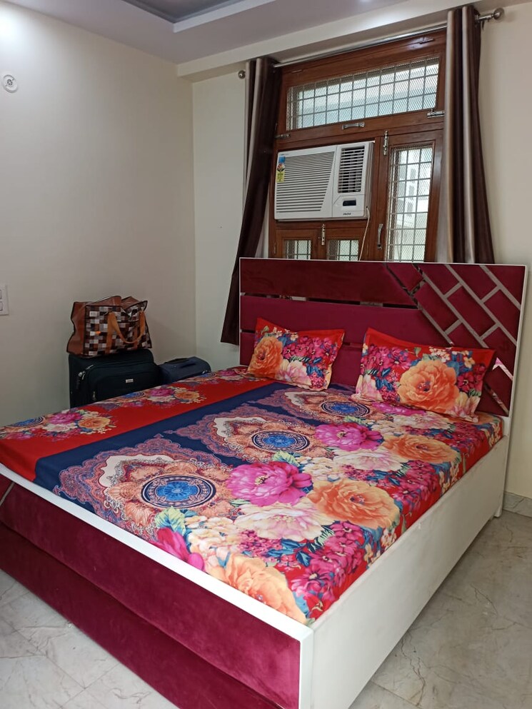 Room, sector 4 dwarka 3 Bedroom 1500 Sq.Ft. Apartment In Sector 4, Dwarka Delhi 7844685