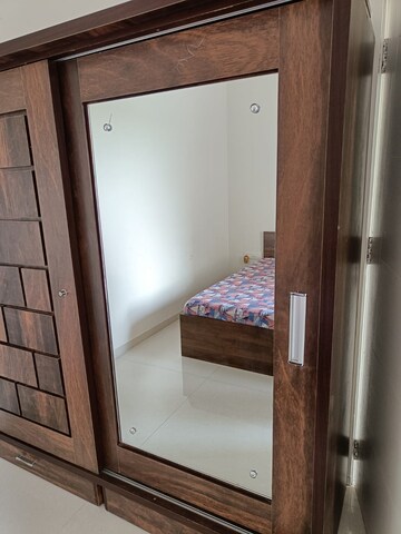 Room in 3 BHK Apartment at Rohan Madhuban Phase 2, Bavdhan – for Rent