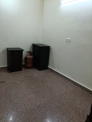 Furnished Amenities in 2.5 BHK Builder Floor at Mehrauli – for Sale