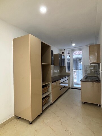 1 RK Independent House For Rent in Sector 17