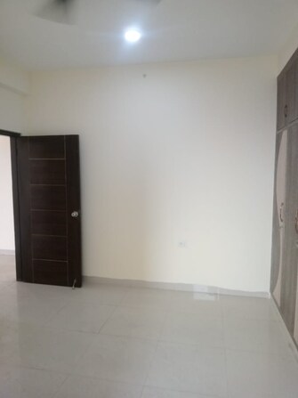 2 BHK Apartment For Resale in Omaxe Grand Sector 93b Noida  7845108