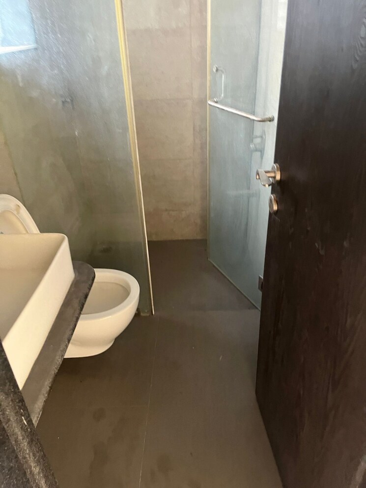 Bathroom, palm-beach-apartments 2 Bedroom 1000 Sq.Ft. Apartment In Versova Mumbai 7845131