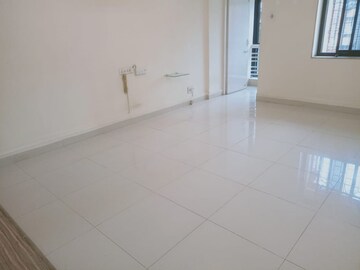 Room in 2 BHK Apartment at Andheri West – for Rent