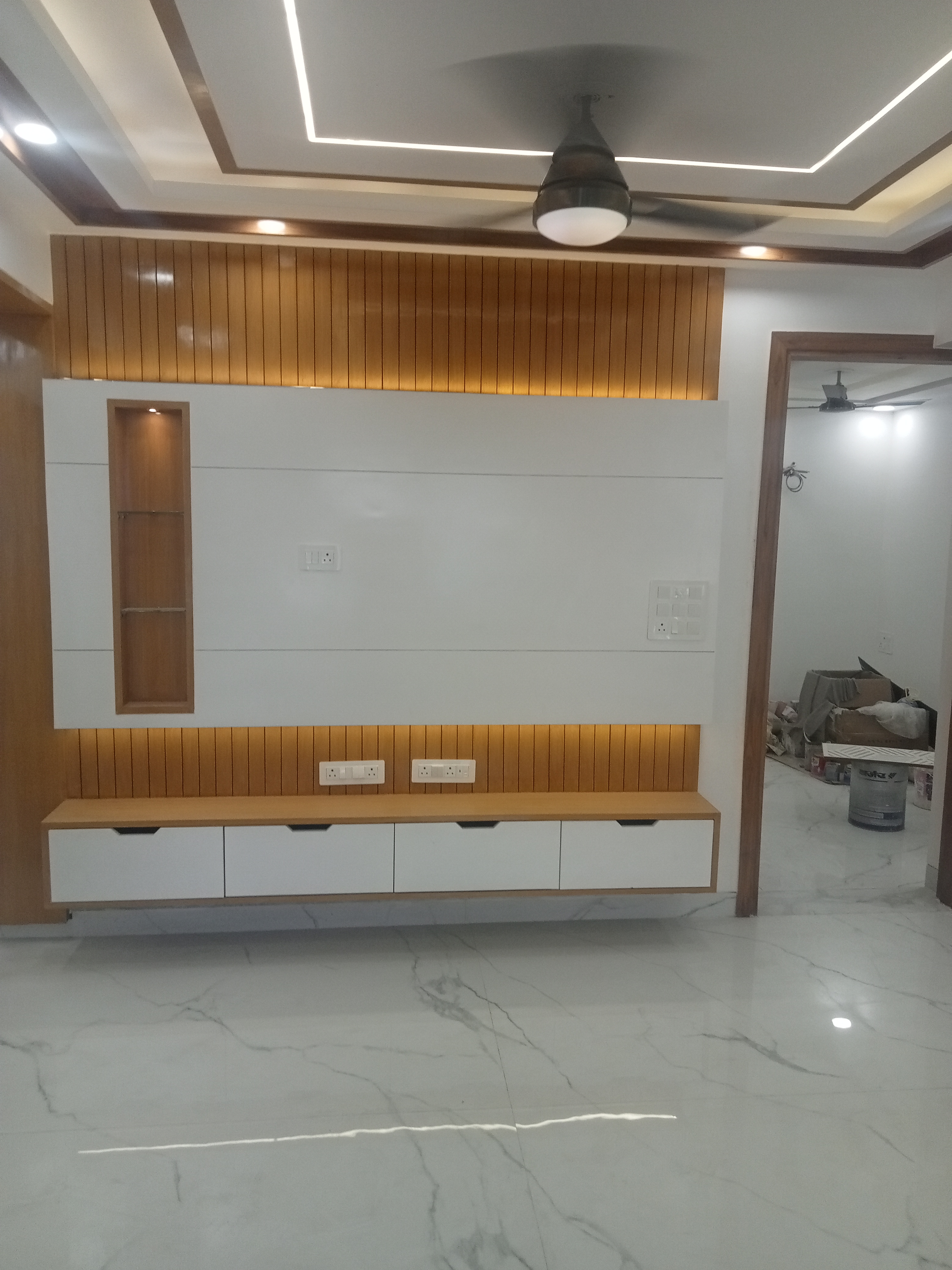 4 BHK + Servant Room Apartment For Sale in Sarv Priya Mahajan CGHS