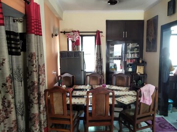 2 BHK Apartment For Rent in RWA Jalvayu Vihar, Sector 25