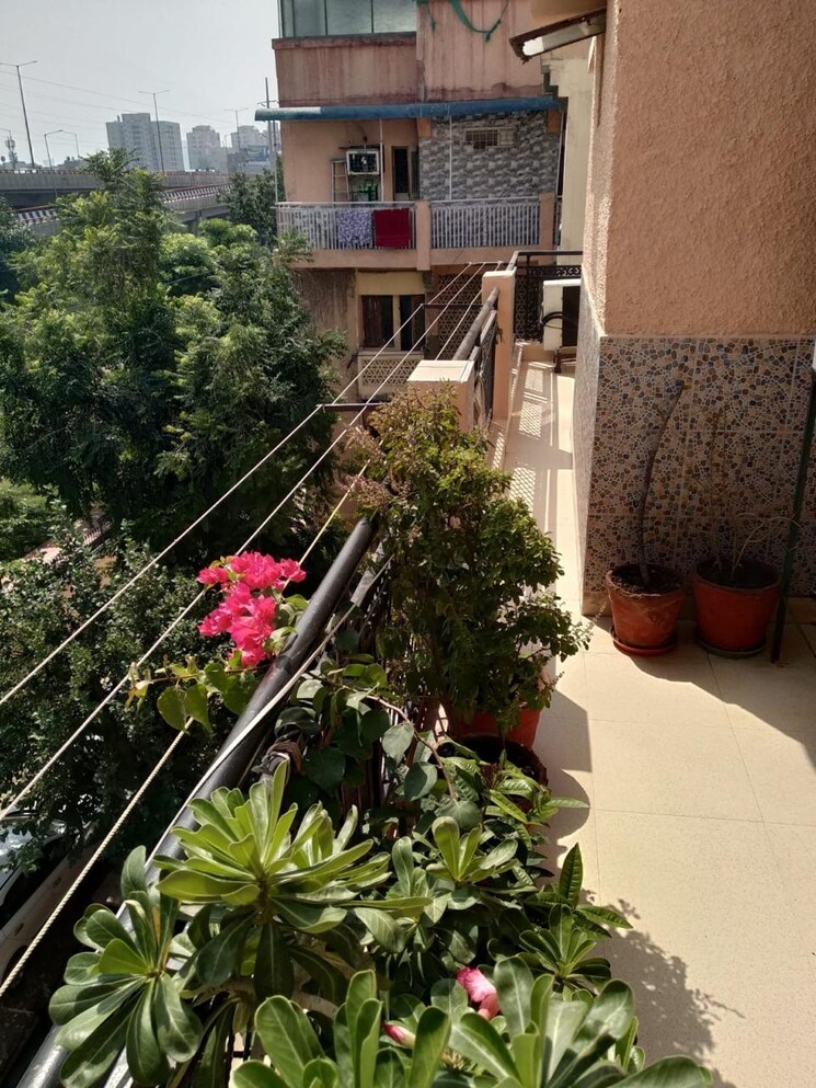 Balcony, rwa-jalvayu-vihar 2 Bedroom 1000 Sq.Ft. Apartment In Sector 25 Noida 7845202