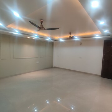 Room in 3 BHK Builder Floor at Vasant Kunj – for Sale