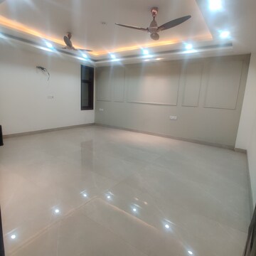 Bedroom in 3 BHK Builder Floor at Vasant Kunj – for Sale