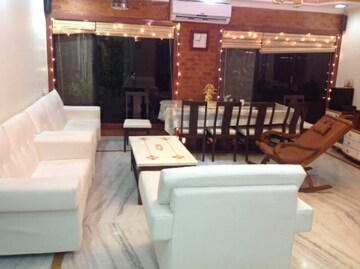 Living Room in 3 BHK Apartment at Andheri West – for Rent