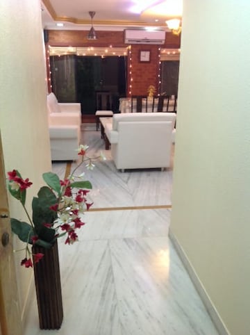 Living Room in 3 BHK Apartment at Andheri West – for Rent