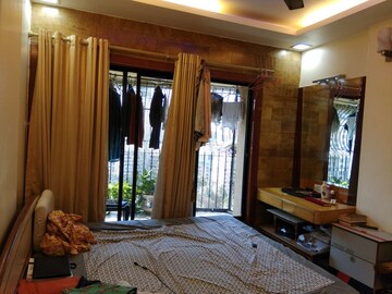 Bedroom in 3 BHK Apartment at Andheri West – for Rent