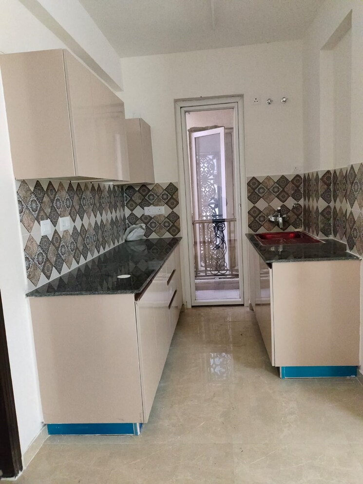 Kitchen, signature-global-park-4-and-5 3 Bedroom 1081 Sq.Ft. Apartment In Sohna Sector 36 Gurgaon 7845286