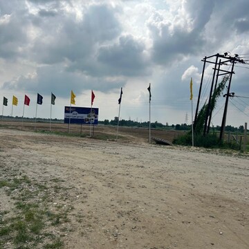  Plot – Exterior View View at Muzakkipur - for Sale