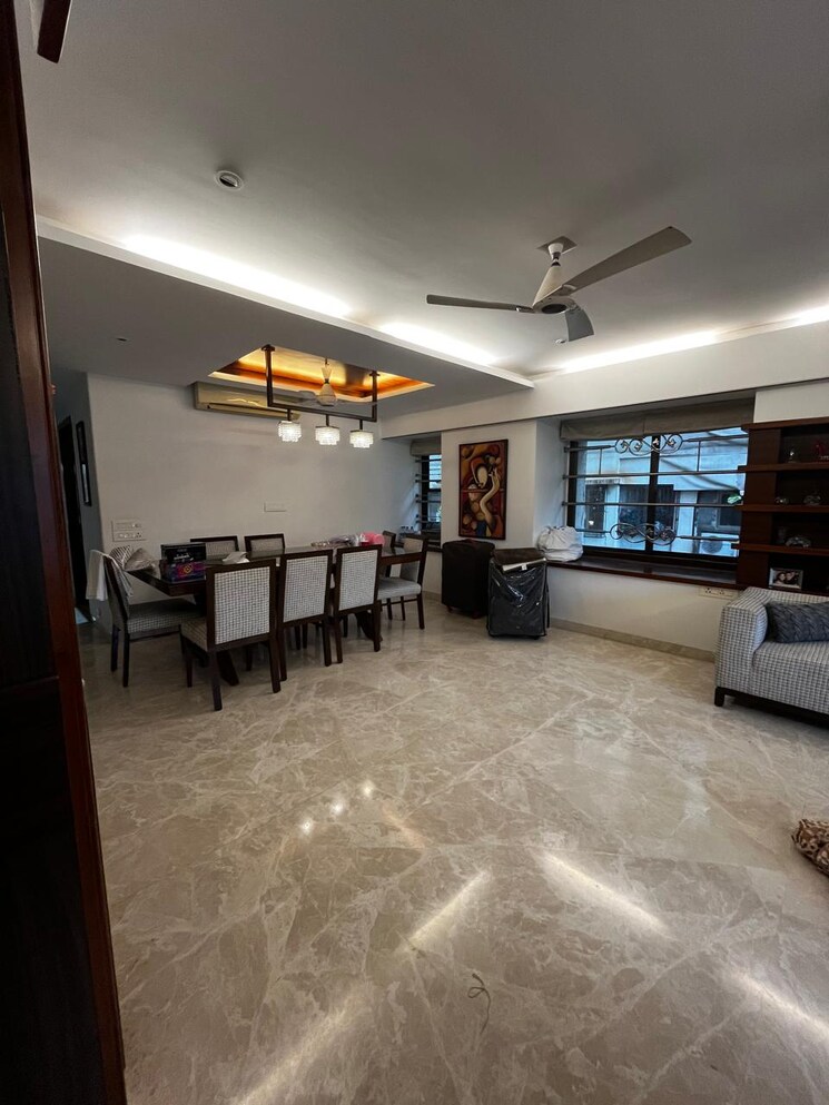  Parking, santacruz west 4 Bedroom 2400 Sq.Ft. Apartment In Santacruz West Mumbai 7845303