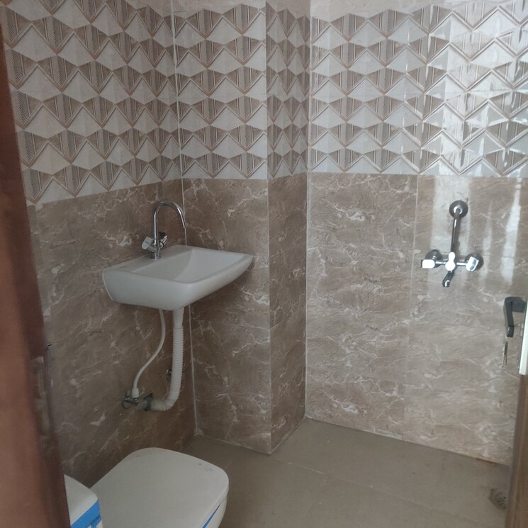Bathroom, vasant kunj 2 Bedroom 85 Sq.Yd. Builder Floor In Vasant Kunj Delhi 7845336
