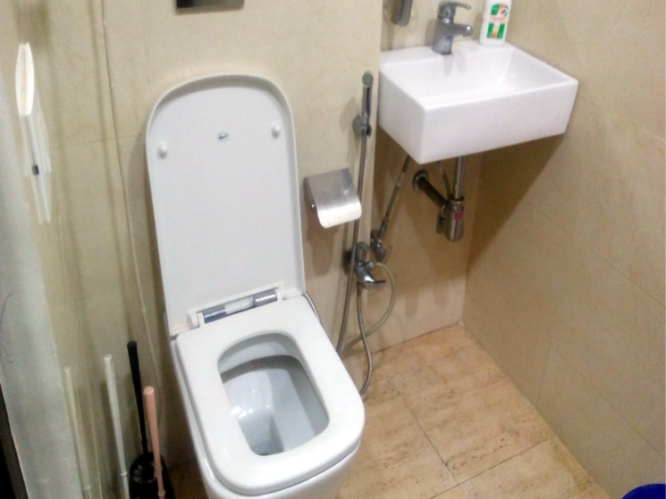 Bathroom, shivalik colony 2 Bedroom 100 Sq.Yd. Builder Floor In Shivalik Colony Delhi 7845349