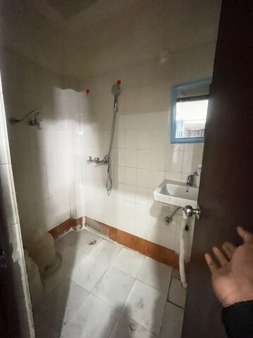 Bathroom in 1.5 BHK Builder Floor at Shivalik Colony – for Rent