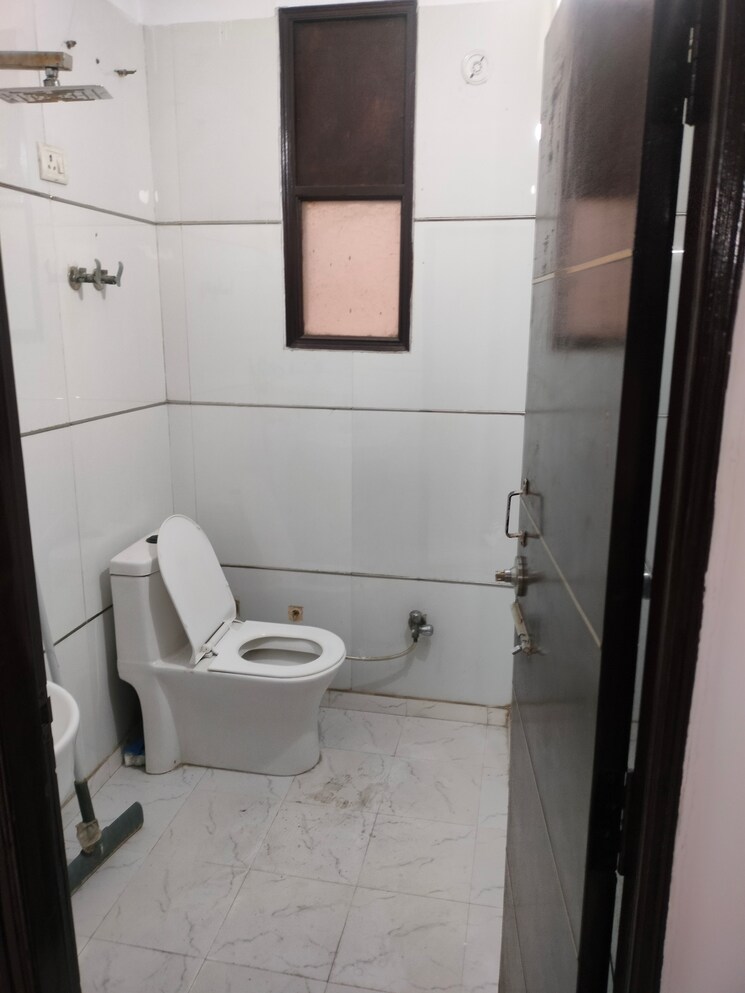 Bathroom, park-apartments-vaishali 1 Bedroom 750 Sq.Ft. Builder Floor In Vaishali Sector 9 Ghaziabad 7845444