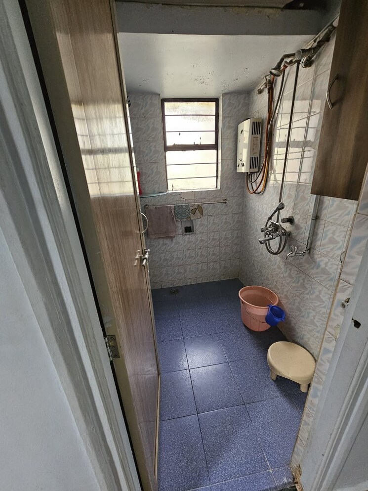 Bathroom, shreepad-apartment-kothrud 2 Bedroom 1000 Sq.Ft. Apartment In Kothrud Pune 7845459