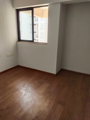 Room in 1.5 BHK Apartment at Lodha Palava City Lakeshore Greens, Dombivli East – for Sale