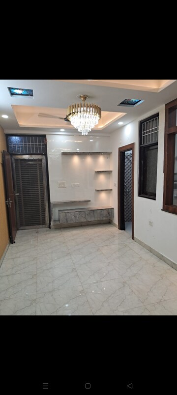 Room in 3 BHK Builder Floor at Soho Apartments, Shakti Khand – for Sale