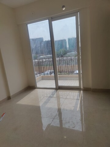 Room in 2 BHK Apartment at Signature Global Orchard Avenue, Sector 93 – for Sale