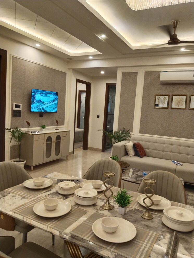 Master Bedroom, raj-one-good-earth 3.5 Bedroom 1682 Sq.Ft. Builder Floor In Sector 71 Gurgaon 7845688