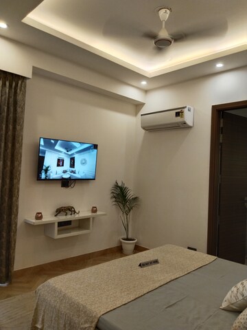 Furnished Amenities in 3.5 BHK Builder Floor at Raj One Good Earth, Sector 71 – for Sale