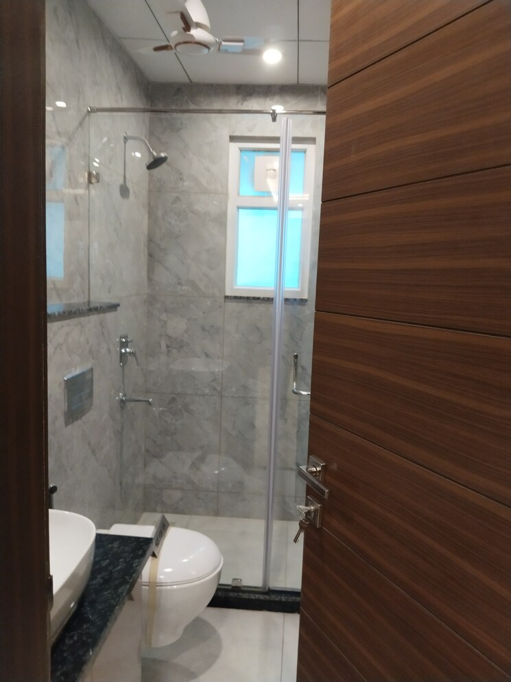 Bathroom, raj-one-good-earth 3.5 Bedroom 1682 Sq.Ft. Builder Floor In Sector 71 Gurgaon 7845688
