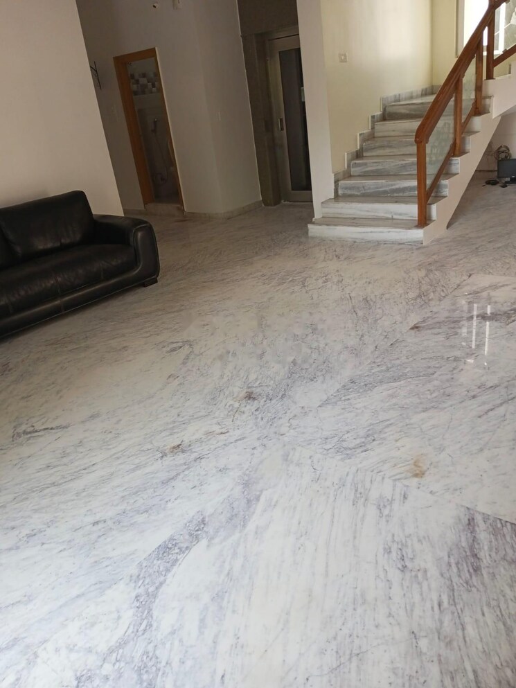  Parking, jubilee hills 5 Bedroom 7500 Sq.Ft. Apartment In Jubilee Hills Hyderabad 7845704