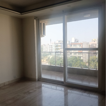 Room in 3 BHK Builder Floor at Ansal Esencia - Amara Villas, Sector 67 – for Rent