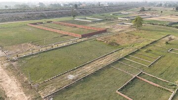  Plot – Garden View at Wazirganj - for Sale