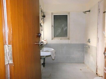 Bathroom in 4 BHK Villa at Panchsheel Villas, Sector 16 Greater Noida – for Sale