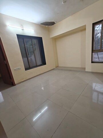 Room in 2.5 BHK Apartment at Shreeji Splendor, Brahmand – for Sale
