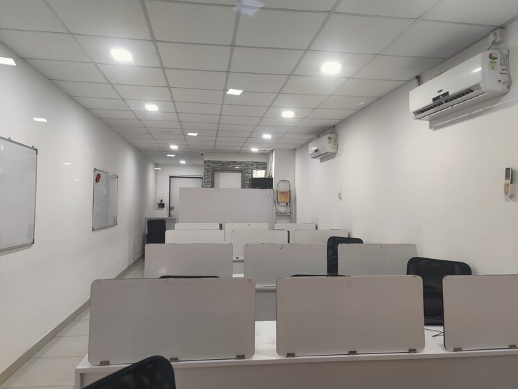 Team Area, matoshree-quantum-tower Commercial Office Space 610 Sq.Ft. In Malad West Mumbai 7846021