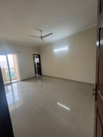 3 BHK Apartment For Rent in Paramount Floraville, Sector 137