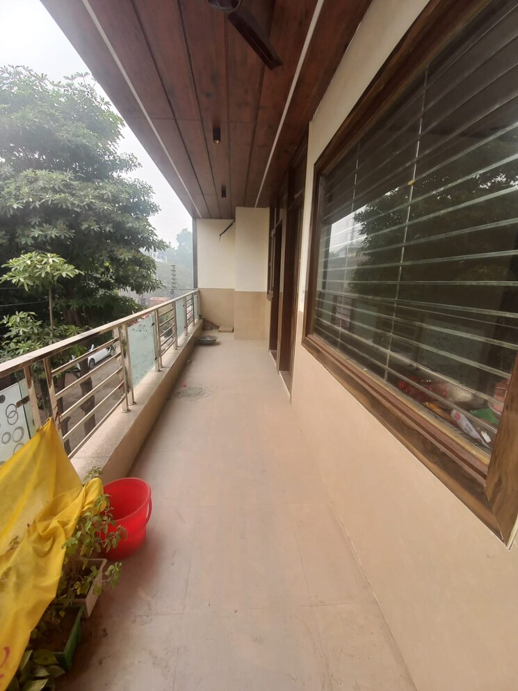 Balcony, govindpuram 3 Bedroom 200 Sq.Mt. Builder Floor In Govindpuram Ghaziabad 7846052