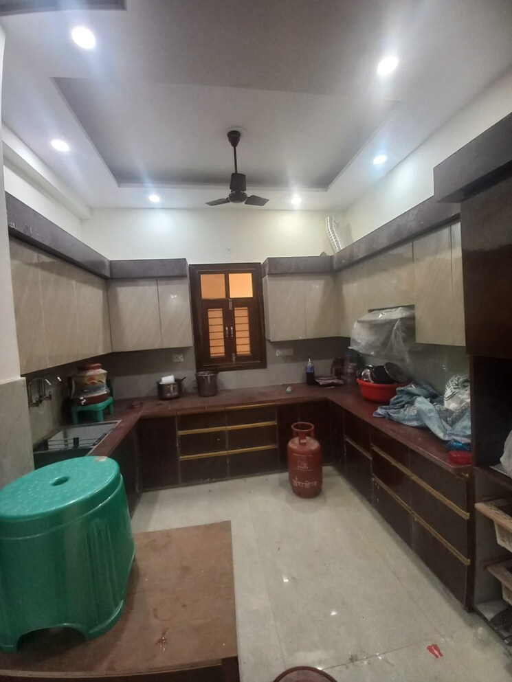 Kitchen, govindpuram 3 Bedroom 200 Sq.Mt. Builder Floor In Govindpuram Ghaziabad 7846052