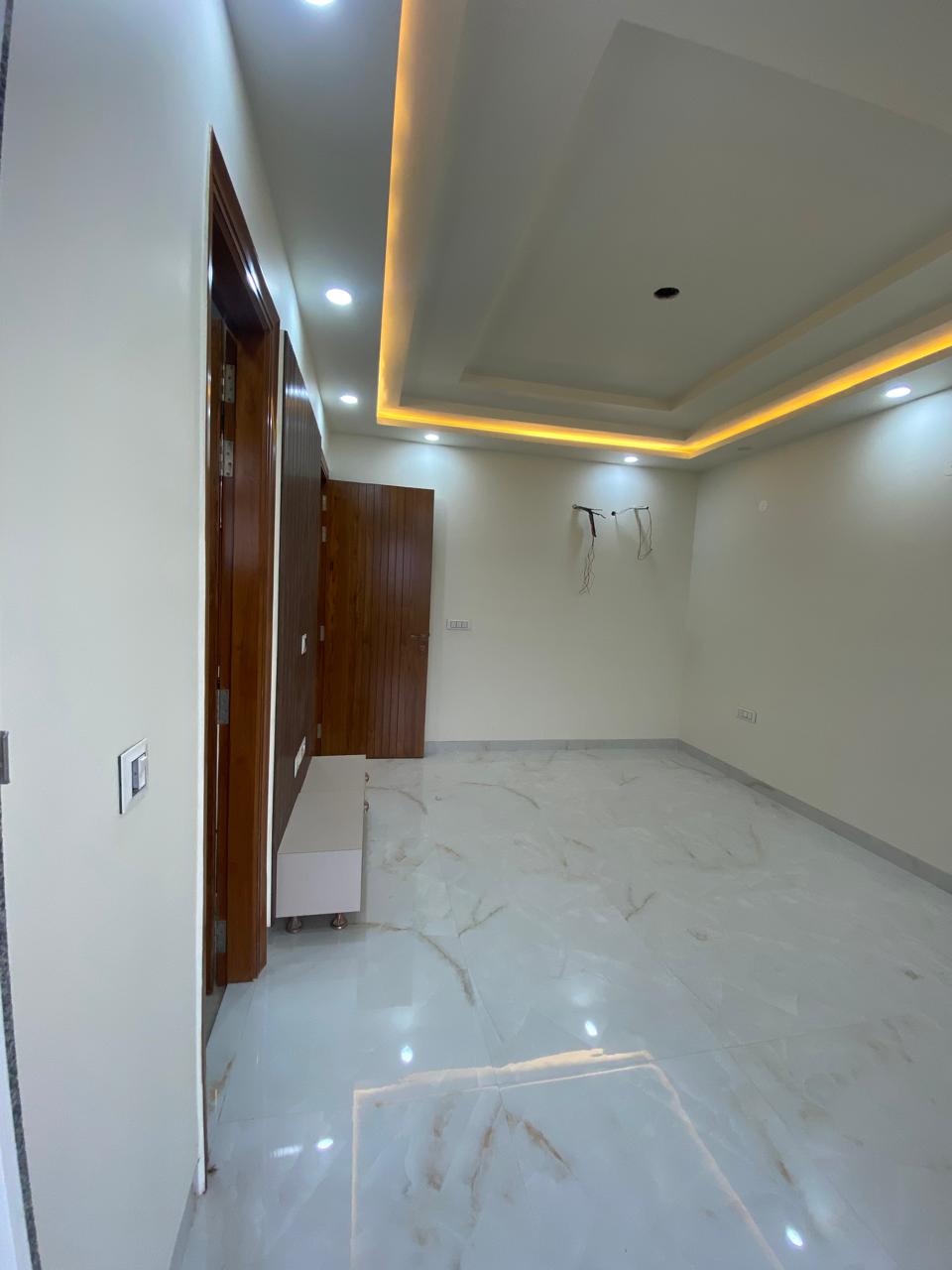 4 BHK + Servant Room Builder Floor For Sale in Puri Aman Vilas